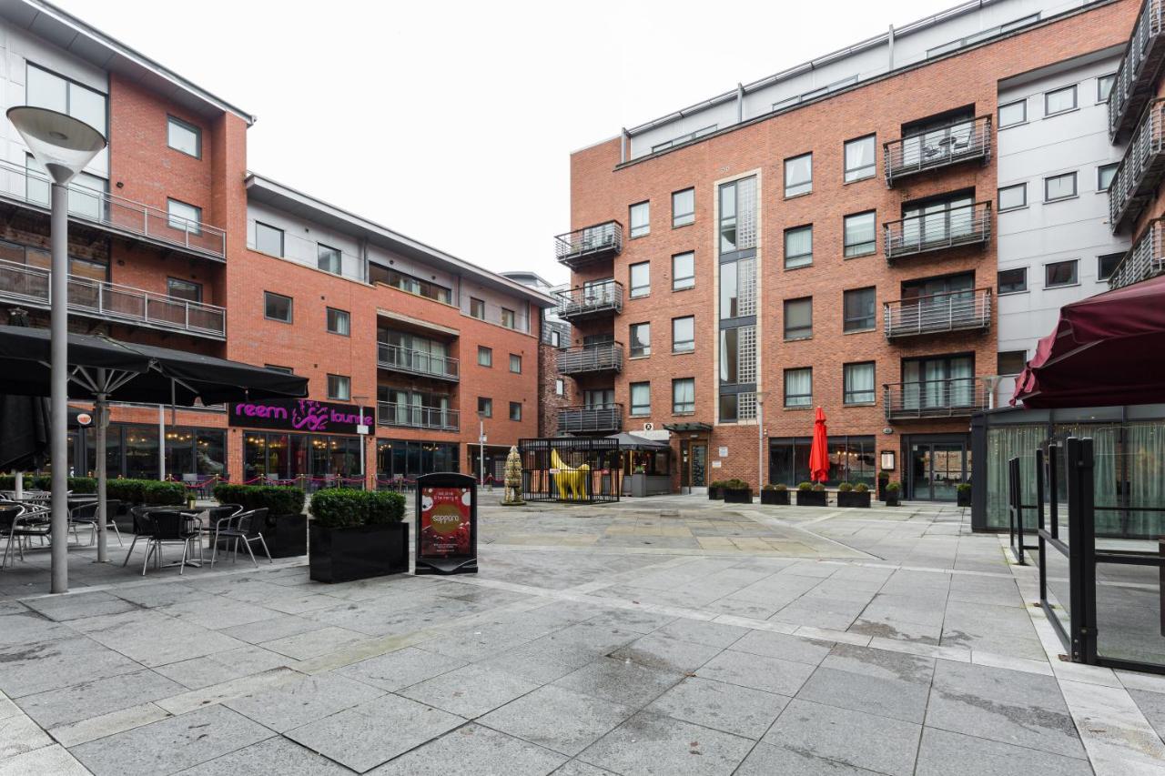 Centrally Located Apartment In Duke Street- Free Parking- Two Bathrooms Liverpool Exteriör bild